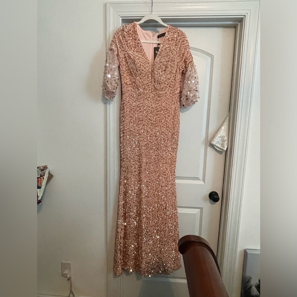 Light pink sequin formal dress size L. Never worn only tried on for pic.